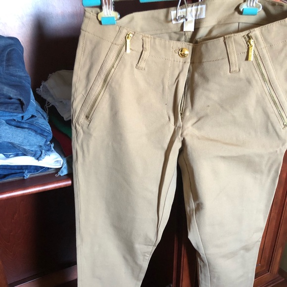 Jean - Picture 2 of 4